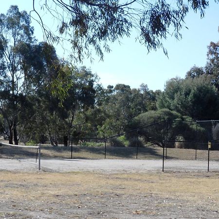 Magdala Motor Lodge & Lakeside Restaurant Stawell Eksteriør bilde